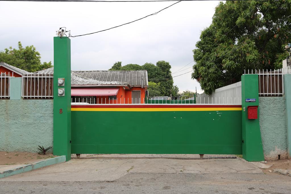 קינגסטון Reggae Hostel מראה חיצוני תמונה